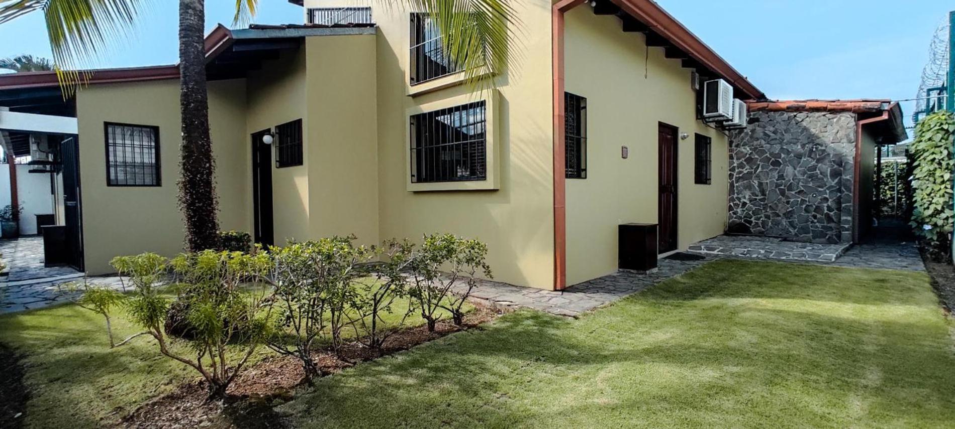 Casa Gris In Jaco Villa Exterior photo